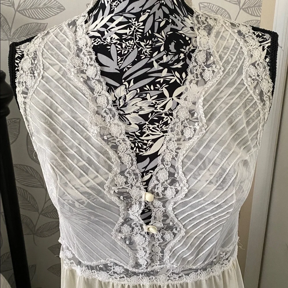 Vintage Henson Kickernick bridal wedding nightgown